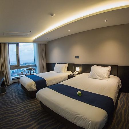 Gloucester Hotel Jeju Exterior foto